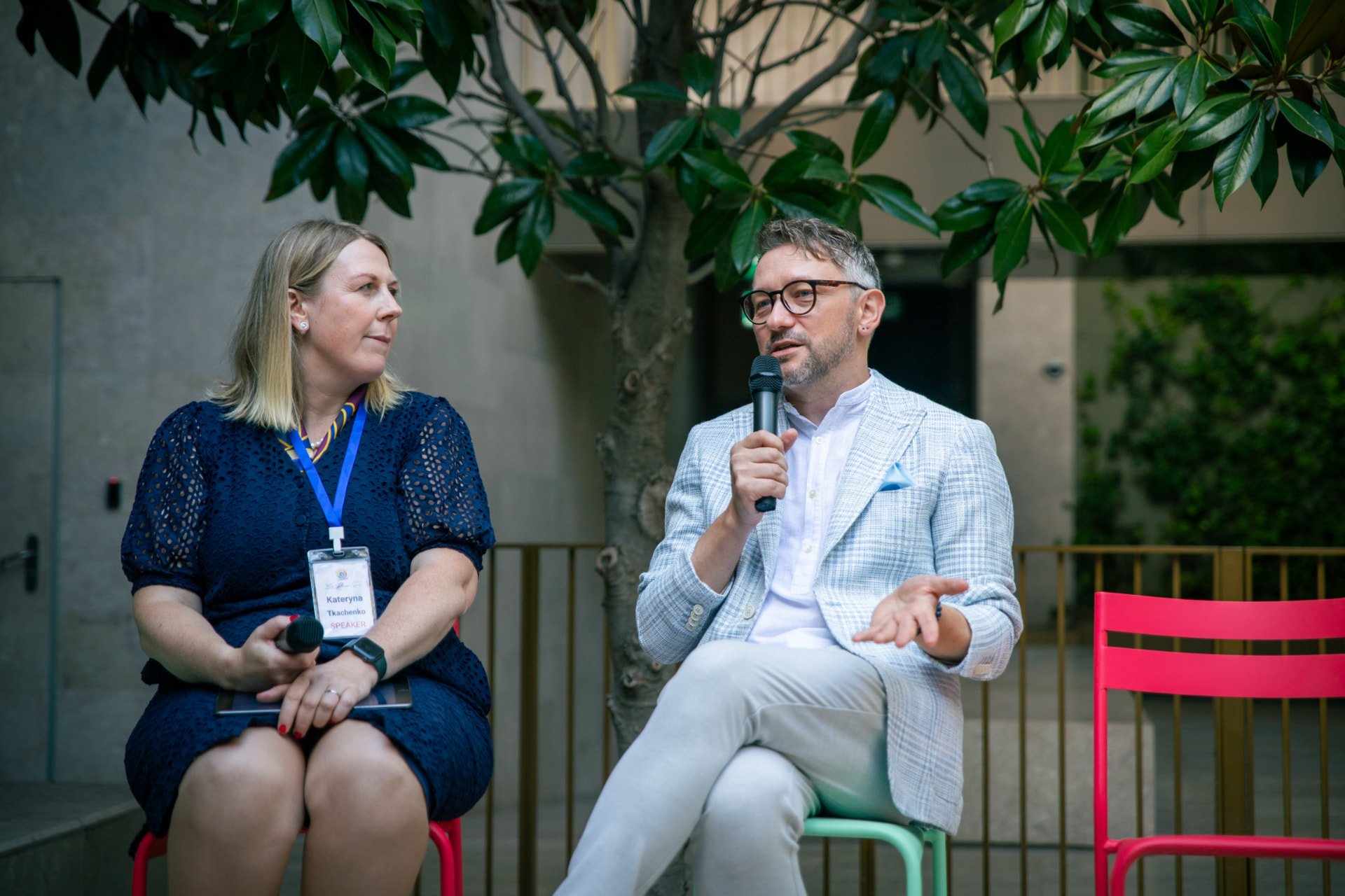 Andrew Wrobel in a fireside chat at Ordinary Unusual in Lisbon
